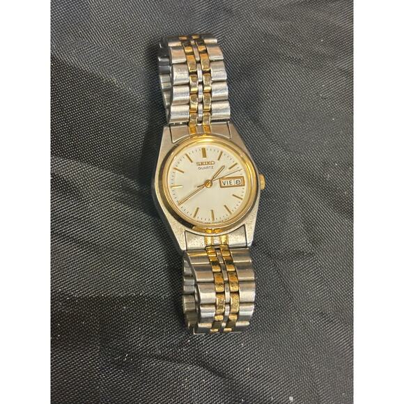 Seiko 7N83-0011 2-Tone Day/Date Womens Watch! New Battery! - Picture 3 of 9